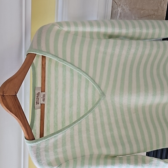Michael Kors Cashmere V-Neck Sweater Size Small - Picture 3 of 8
